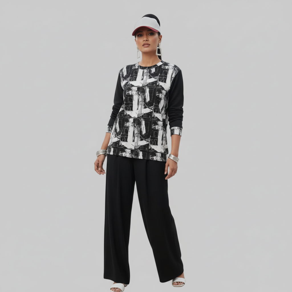 Bold-Line Casual Sweatshirt — Small Cuff Detail