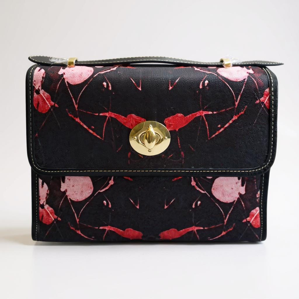 Bold Abstract Floral Purse – Eye-Catching Casual Handbag