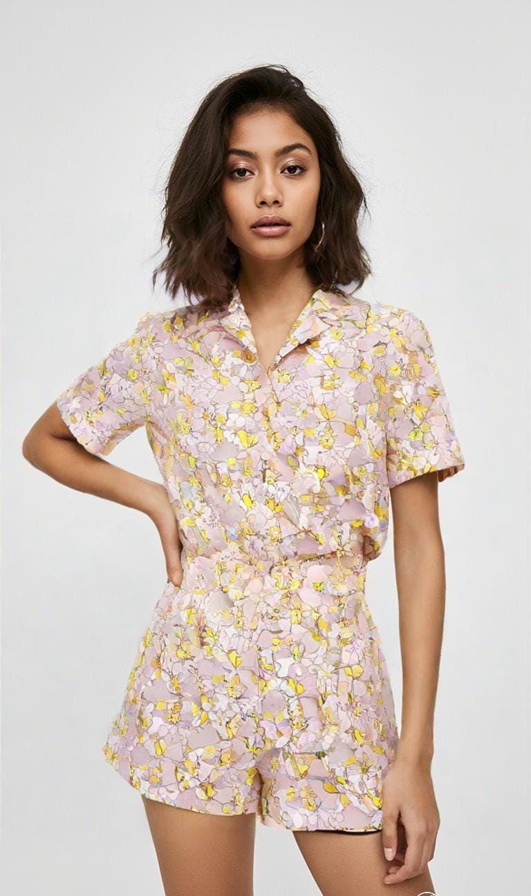 Vintage Pink Floral Button-Up Blouse: Retro Spring Shirt