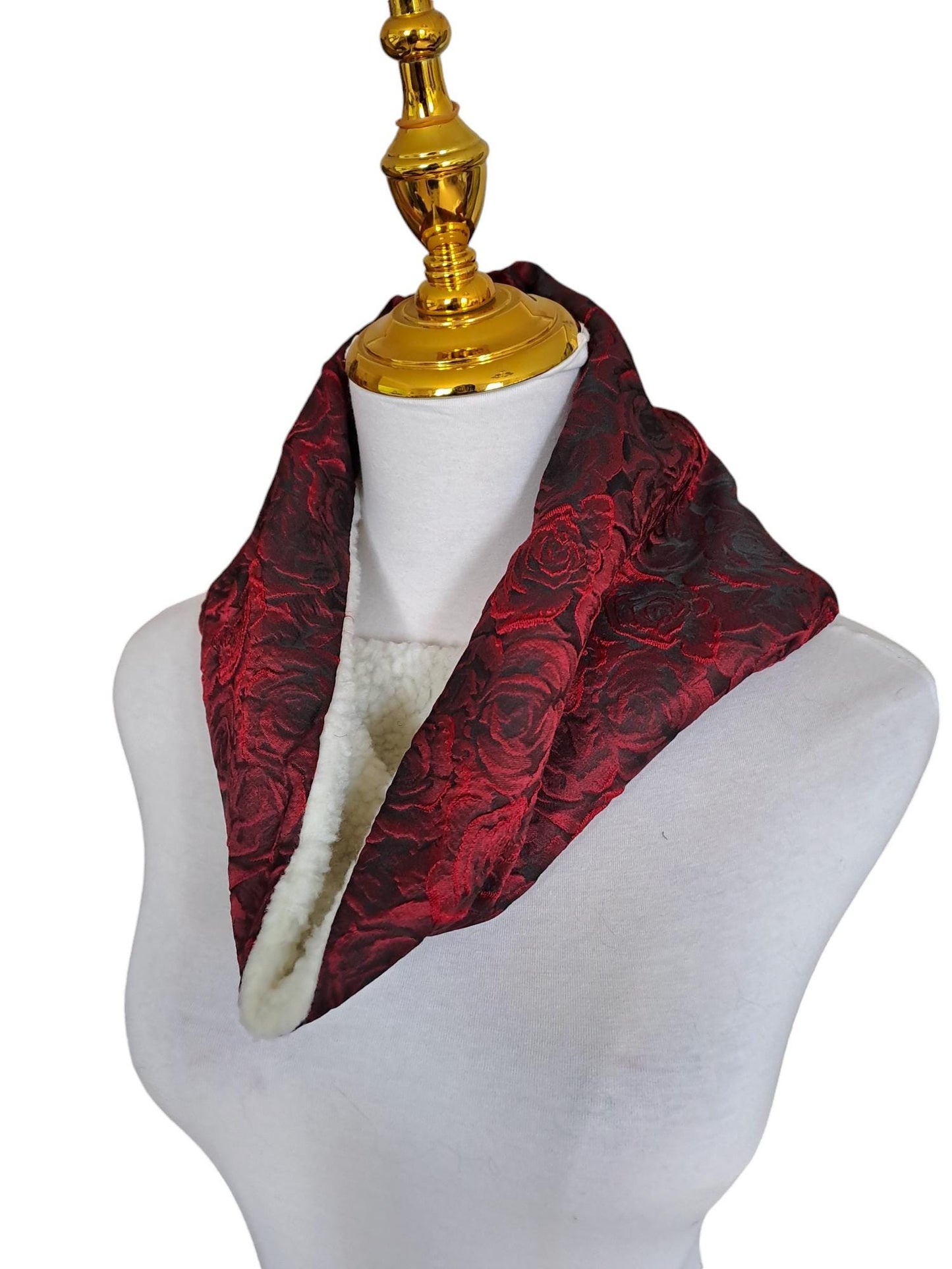 A valentines day one for roses snood scarf