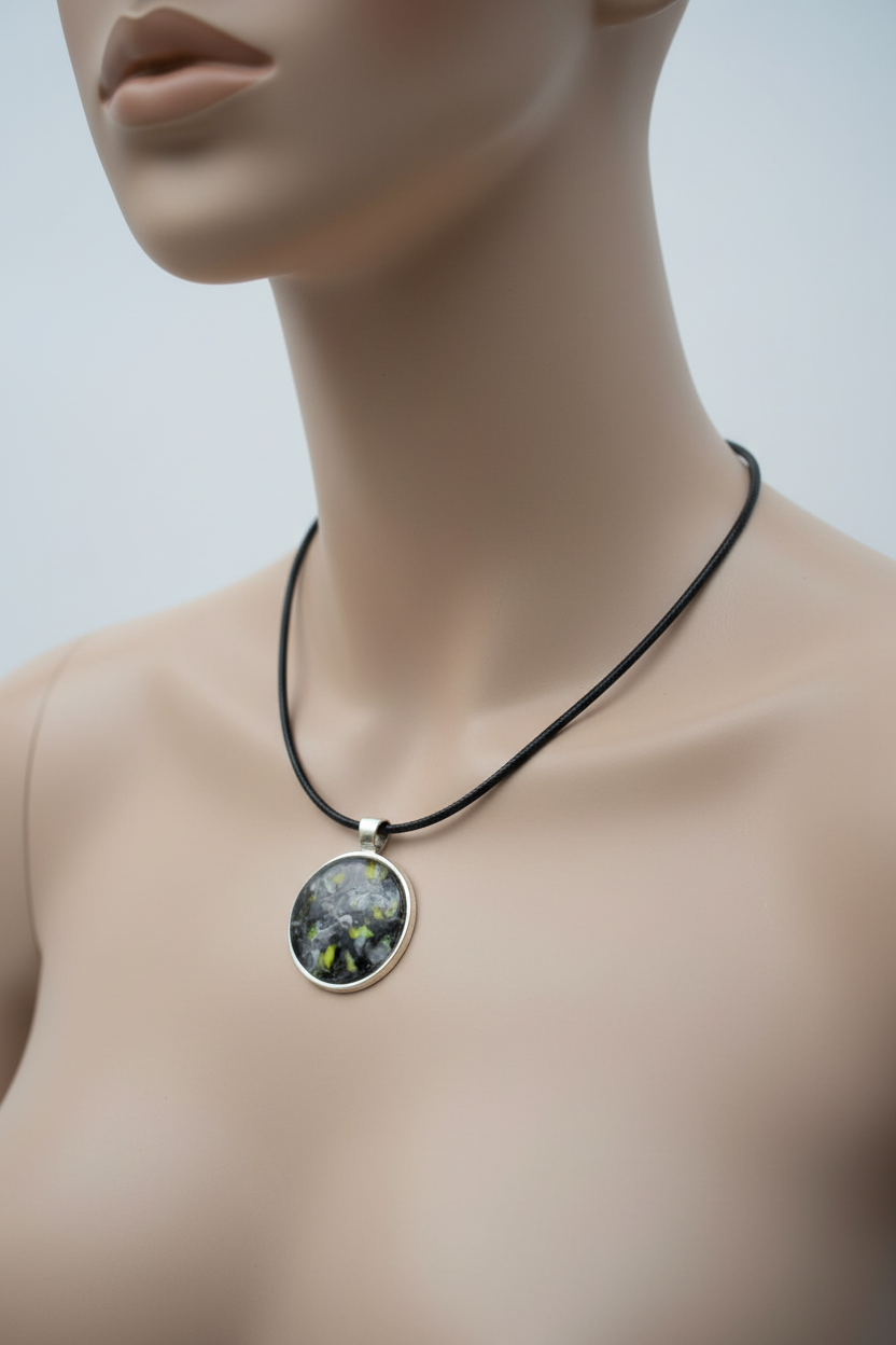 Handcrafted Nature-Inspired Pendant Necklace